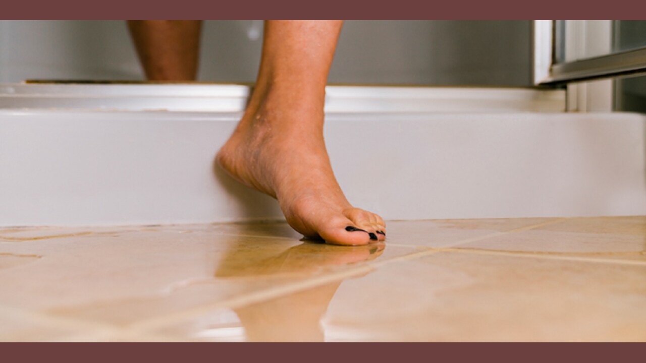7 Easy Steps On How To Keep Bathroom Floor Dry After Shower