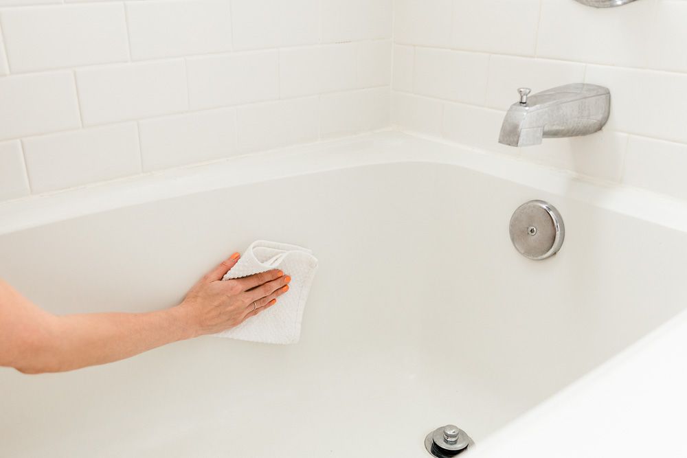 How Frequently Should You Clean Your Plastic Bathtub