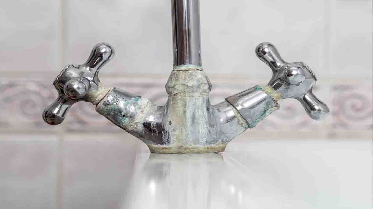 How To Remove Limescale From Taps - 6 Easy Ways