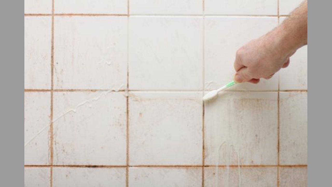 How To Remove Mold From Bathroom Tiles Naturally - 4 Easy Ways